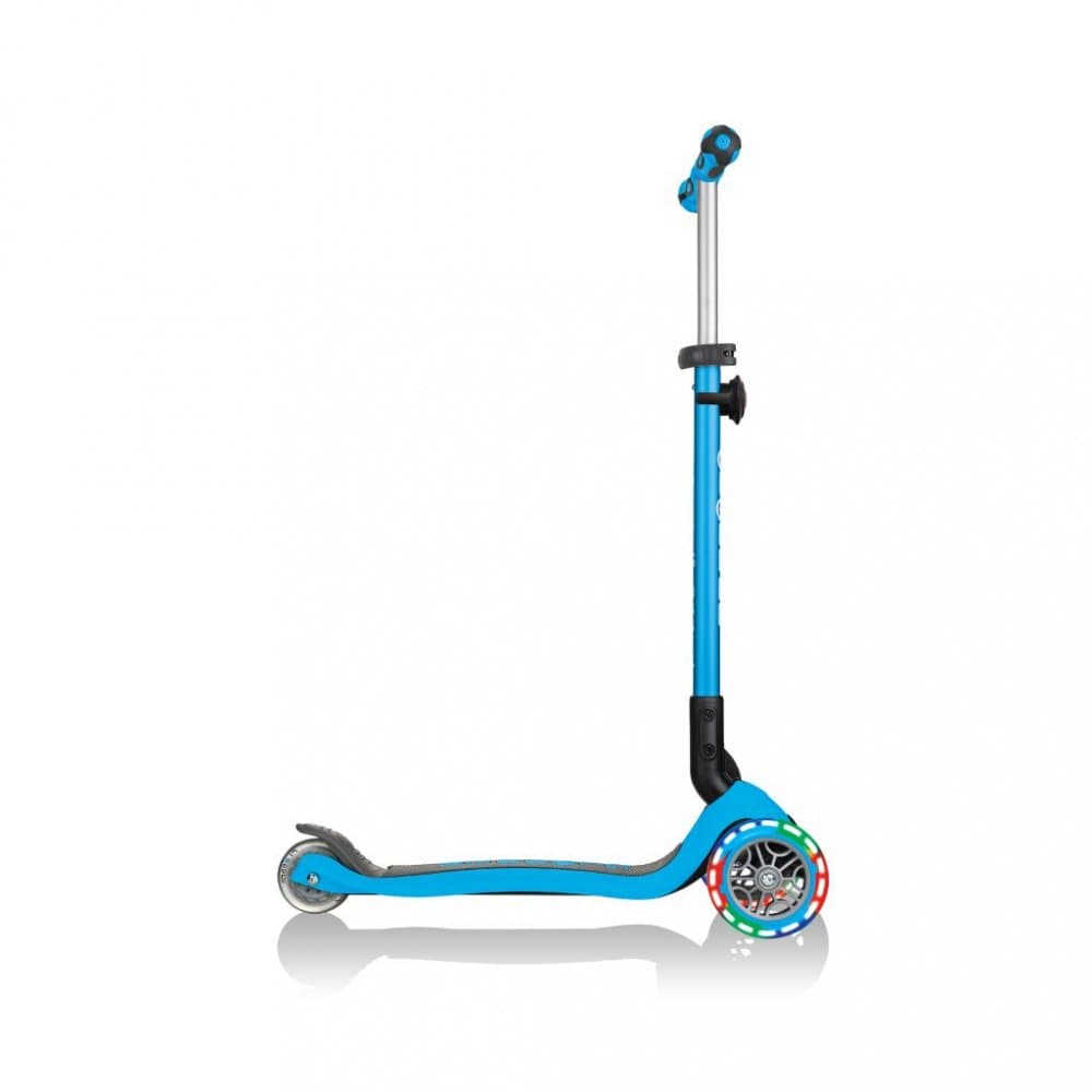 Trotineta evolutiva Globber Go-Up 4 in 1 Deluxe Lights Albastra, ghidon reglabil, scaun, maner parinte, roti cu Led, greutate admisa 50 kg
