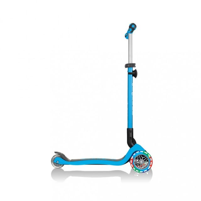 Trotineta evolutiva Globber Go-Up 4 in 1 Deluxe Lights Albastra, ghidon reglabil, scaun, maner parinte, roti cu Led, greutate admisa 50 kg