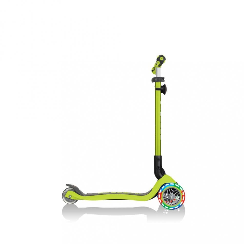 Trotineta evolutiva Globber Go-Up 4 in 1 Deluxe Lights Verde, ghidon reglabil, scaun, maner parinte, roti cu Led, greutate admisa 50 kg